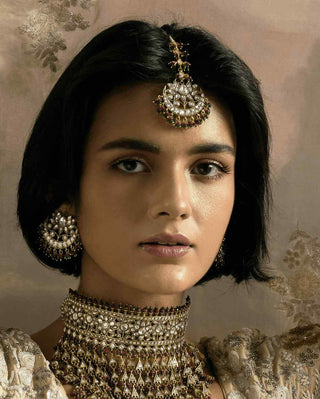 Hridya kundan red & green tikka