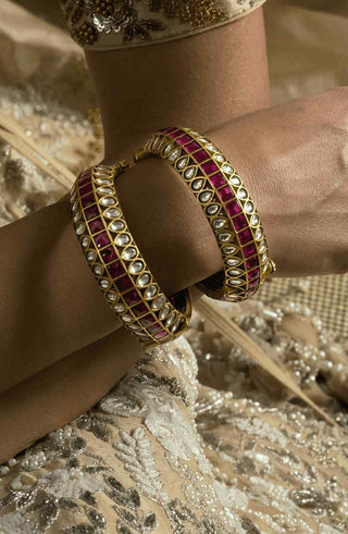 Elavarasi red kundan bangles