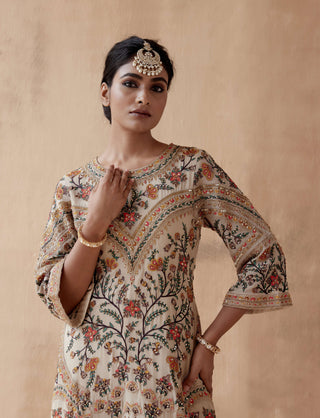 Aman Takyar-Ivory Floral Embroidery Kurta And Pants-INDIASPOPUP.COM