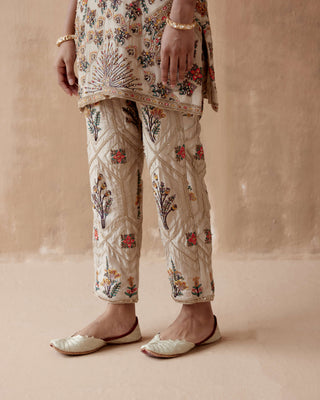 Aman Takyar-Ivory Floral Embroidery Kurta And Pants-INDIASPOPUP.COM