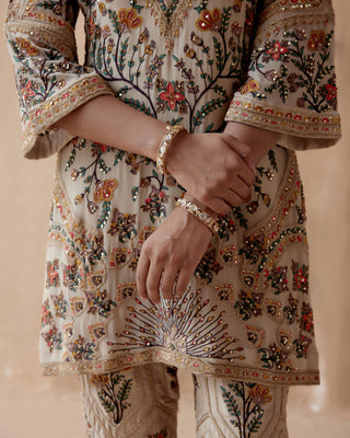 Aman Takyar-Ivory Floral Embroidery Kurta And Pants-INDIASPOPUP.COM