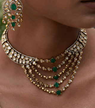 Vaidehi green kundan necklace and earrings