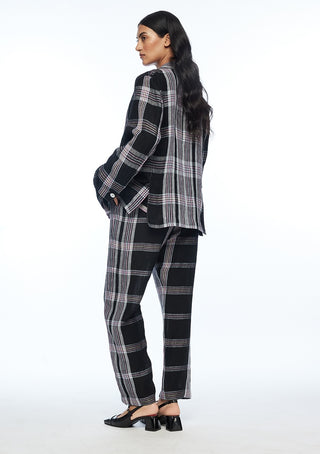 Black white short jacket and drawstring pants