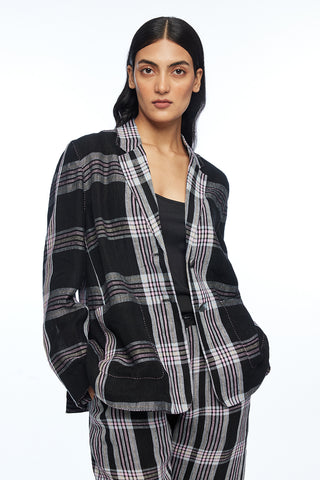 Black white short jacket and drawstring pants