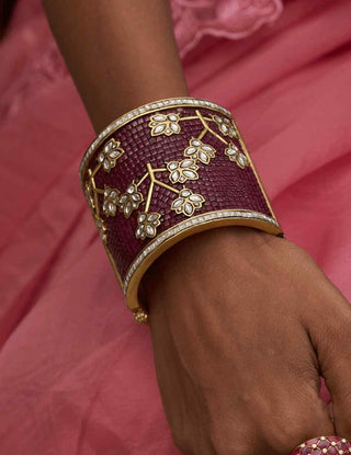 Jaanvi red kundan bangles