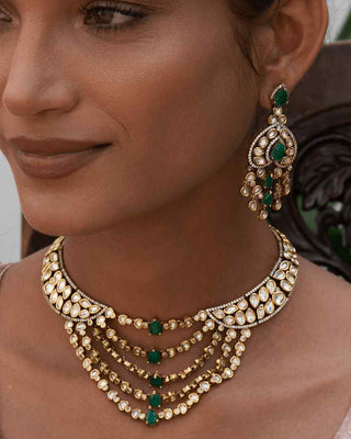 Vaidehi green kundan necklace and earrings