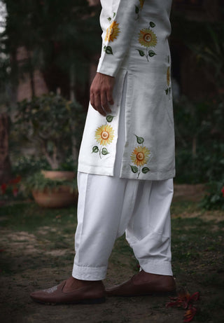 Alwar Hand Painted Kurta And Salwar by Ankit V Kapoor available on Indiaspopup.com