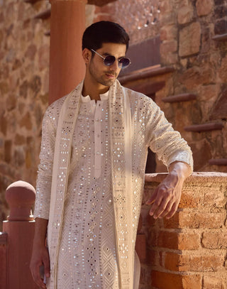 Sheesh Mahal Off-White Kurta Set by Ankit V Kapoor available on Indiaspopup.com