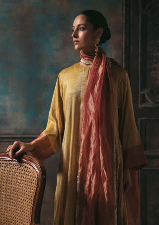 Gauhar gold kurta set