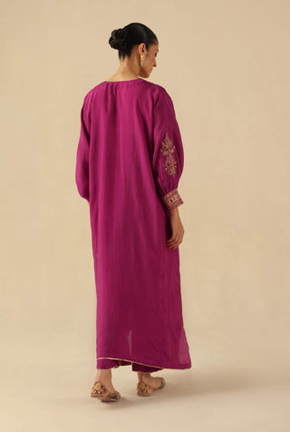 Saaz magenta phiran and pants