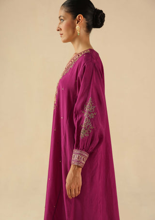 Saaz magenta phiran and pants