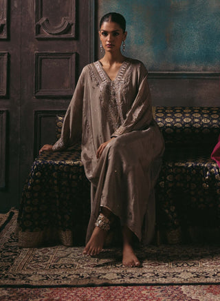 Saaz gold phiran and pants