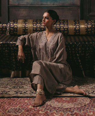 Saaz gold phiran and pants