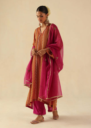 Jhoomar garnet kurta set