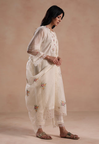 Ivory siara kurta set