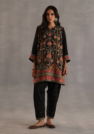 Yaman black kurta and salwar