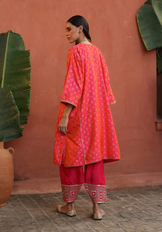 Faris Peach Phiran And Pants by Begum Pret available on Indiaspopup.com