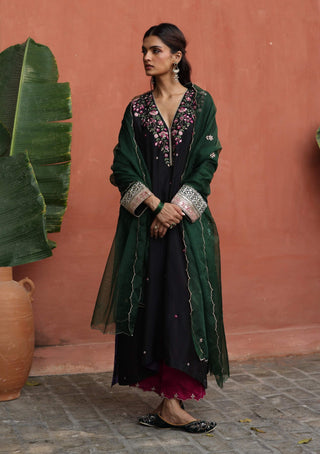 Kaleera Black Kurta Set by Begum Pret available on Indiaspopup.com