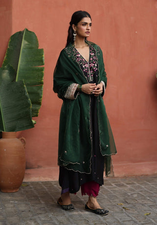 Kaleera Black Kurta Set by Begum Pret available on Indiaspopup.com