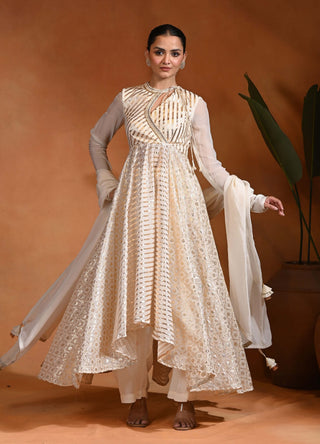 Masatani ivory anarkali set XXXL Masatani ivory anarkali set XXXL