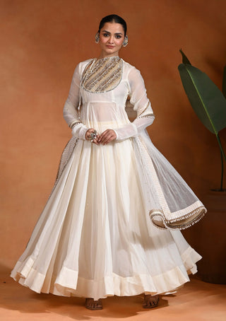 Ivory aabroo anarkali set
