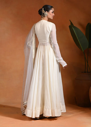 Ivory aabroo anarkali set