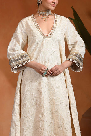 Ivory Shubhra kurta and pants