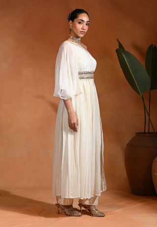 Ivory kurta with pants and belt