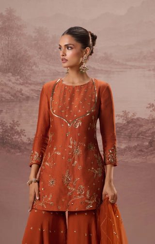 Rust mahira sharara set