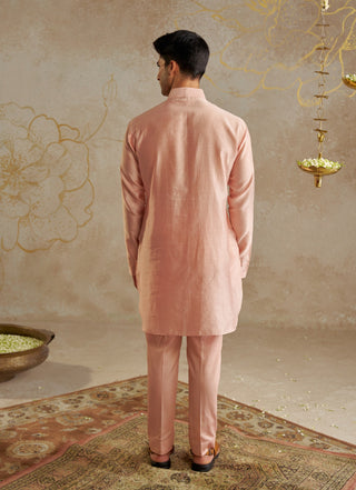 Blush Chanderi Kurta And Pants by Chhavvi Aggarwal Men available on Indiaspopup.com