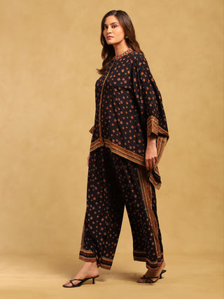 Black gopuram shirt and pants