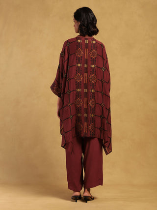 Red kinnauri cape and pant set