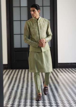 Faris Sage Green Kurta And Pants by Charu & Vasundhara Men available on Indiaspopup