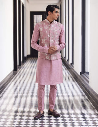 Fadel Daisy Pink Kurta And Bundi Set by Charu & Vasundhara Men available on Indiaspopup