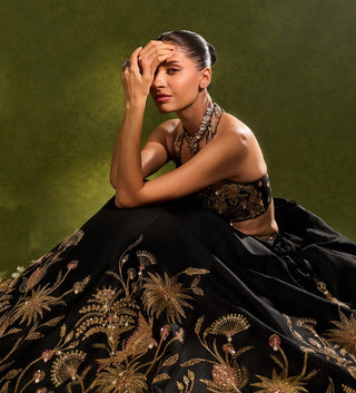 Huda black lehenga set