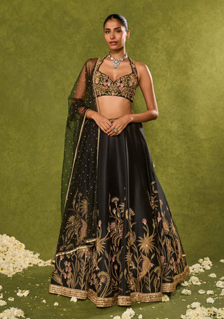 Huda black lehenga set