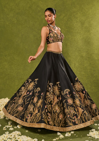 Huda black lehenga set