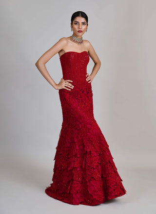 Joise red fishcut layered skirt and corset set