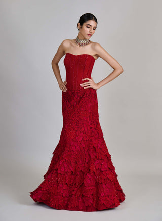 Joise red fishcut layered skirt and corset set