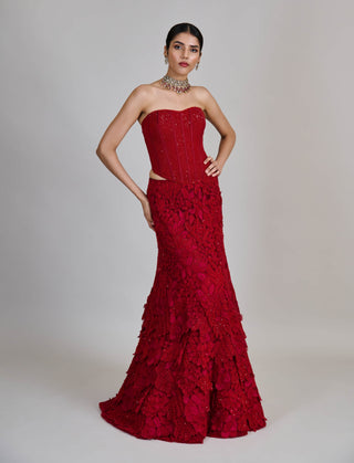 Joise red fishcut layered skirt and corset set