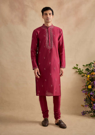 Aarsh magenta kurta with churidar