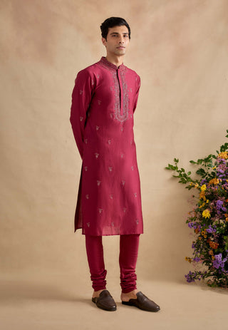 Aarsh magenta kurta with churidar