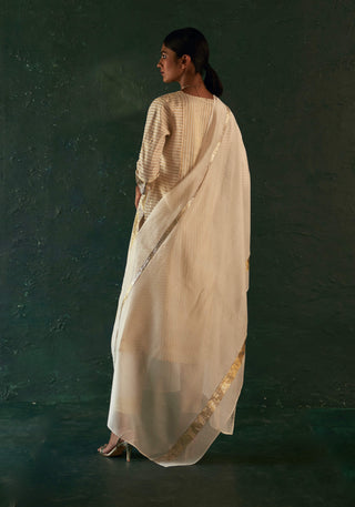 Charkhee-Off-White Gota Kurta Set-INDIASPOPUP.COM