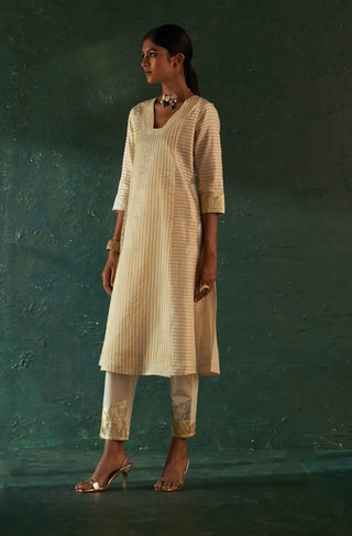 Charkhee-Off-White Gota Kurta Set-INDIASPOPUP.COM