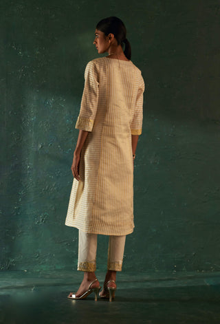 Charkhee-Off-White Gota Kurta Set-INDIASPOPUP.COM