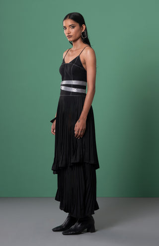 Kuro pleated dress