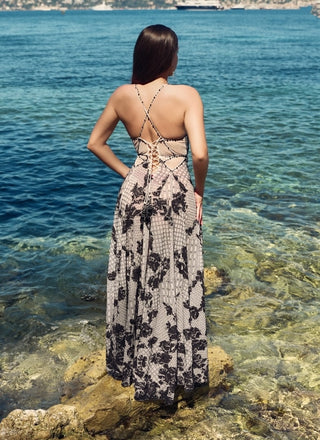 Chantilly noir appliqué gown