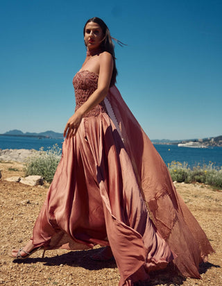 Peach étoile gown with gown