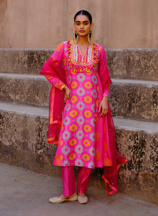 Suhana pink printed kurta set