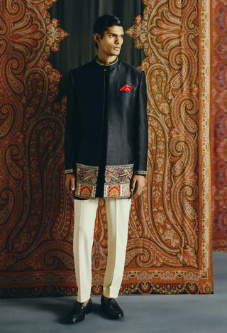 Black kashidakari border jacket set